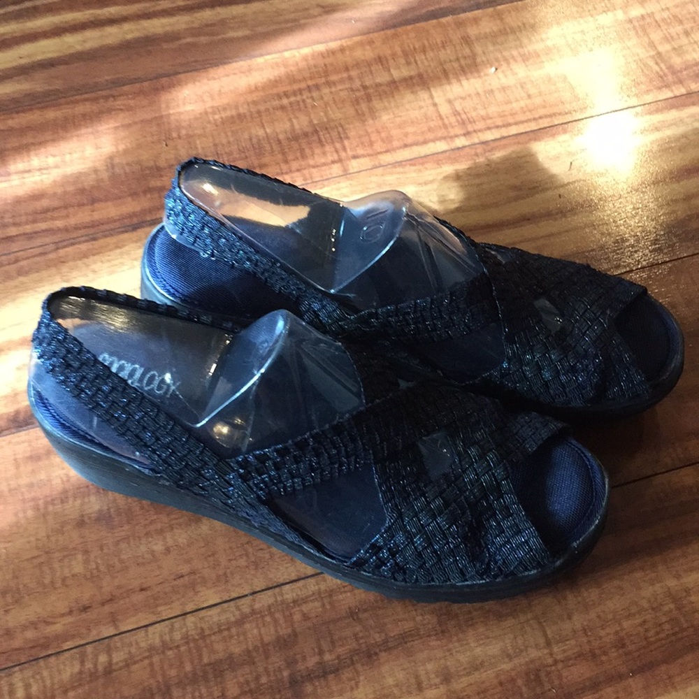 Sociology 21/2 in wedge size 11 Navy shimmer New